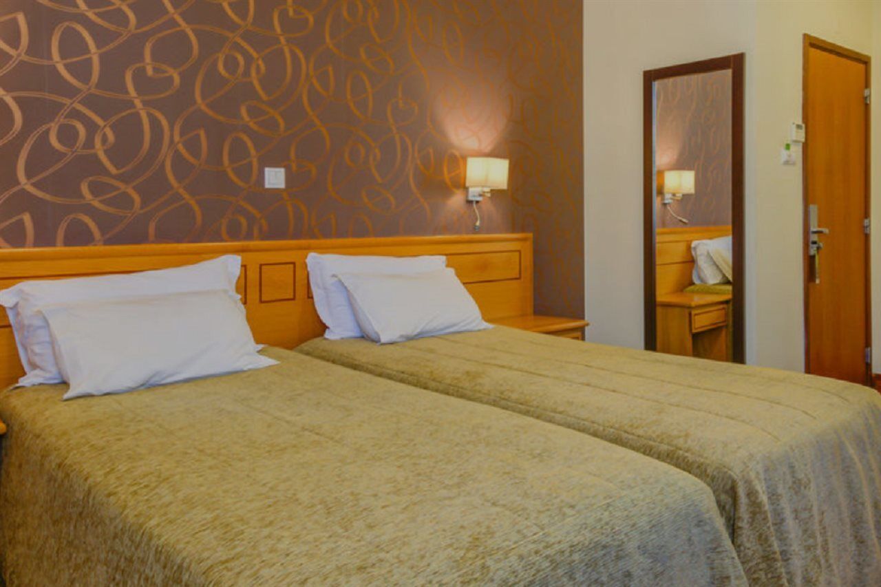 Hotel Avenida Park Lisbon Bagian luar foto